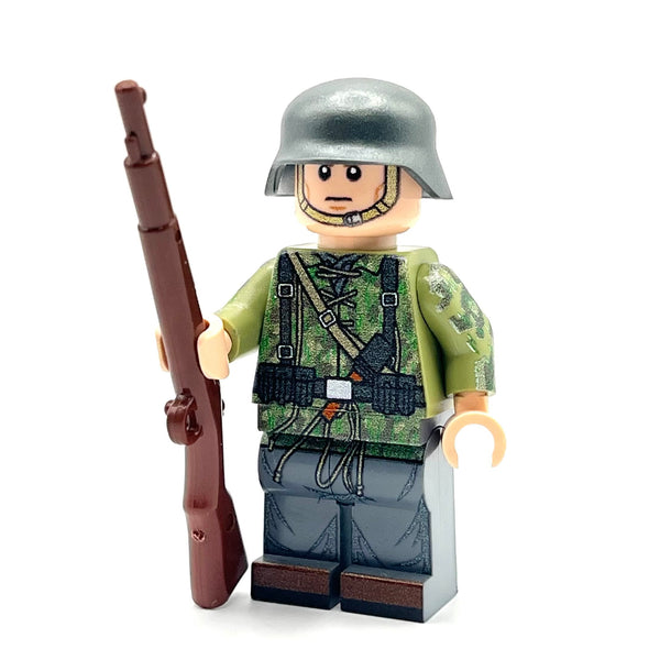 WWII Summer Oakleaf German